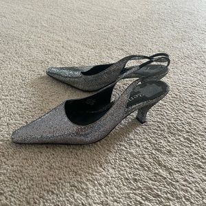 J. Renee Silver Silngback Kitten Heels Leather Sole 7.5
